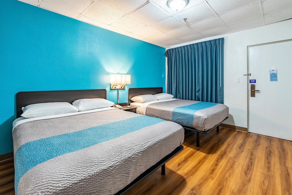 Motel6 Elmsford, NY - White Plains 23/50