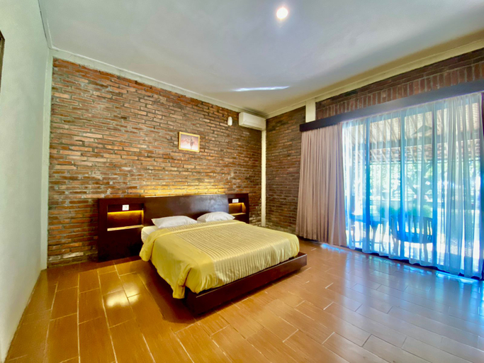 Hotel Tirto Arum 2/11