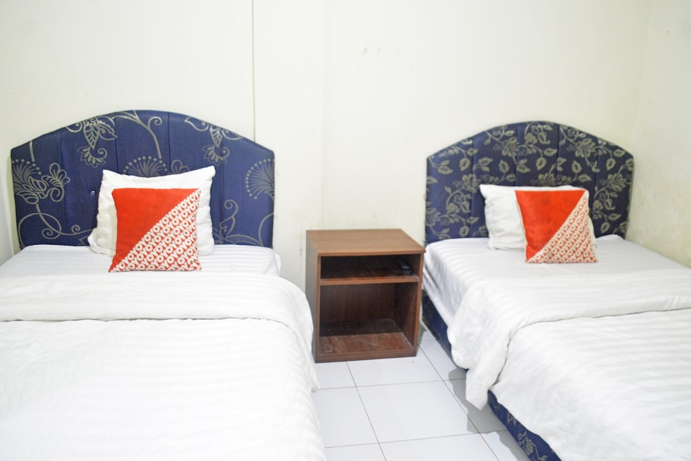 OYO 2731 MIM Guest House Syariah 8/15