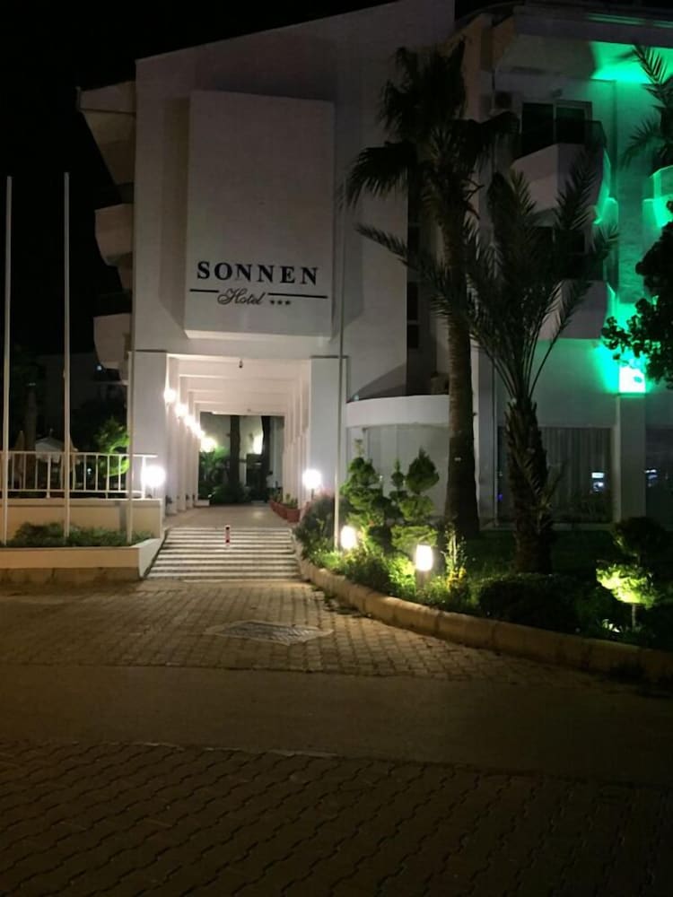 Sonnen Hotel 2/30