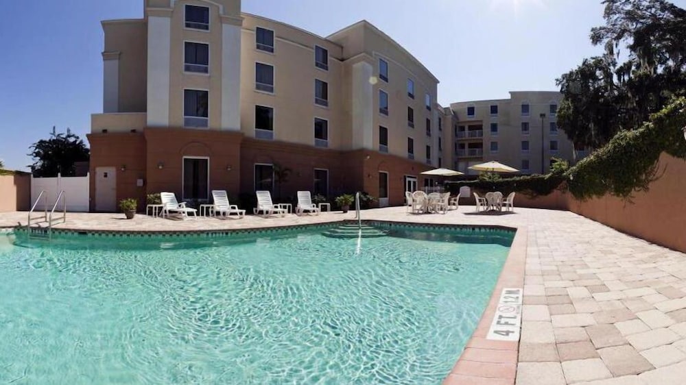 Holiday Inn Express Hotel Suites Clearwater Us 19 N 1/71