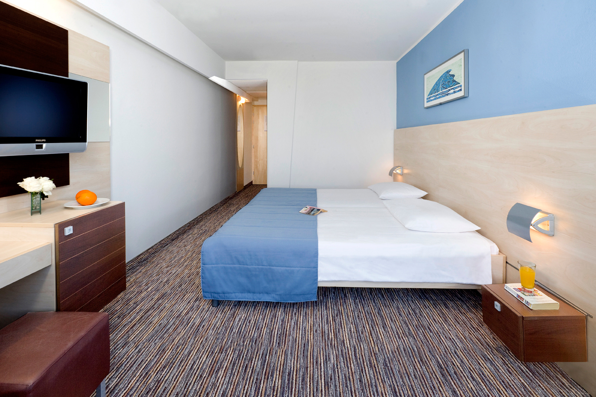 Room, Twin Beds, Balcony