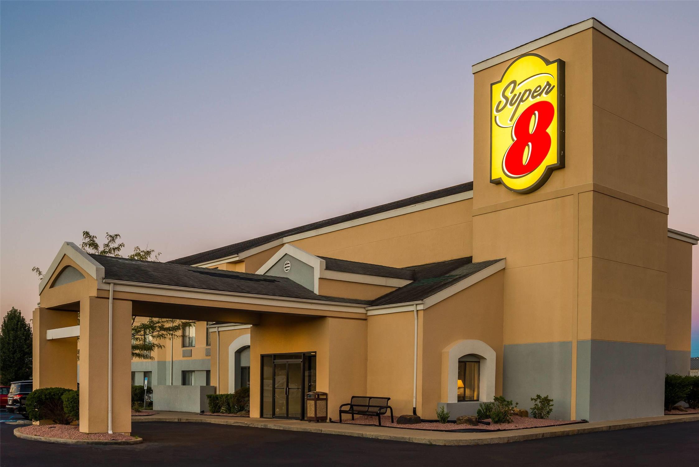 Super 8 by Wyndham Jasper 1/26
