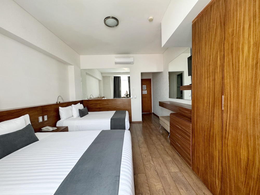 SUPERIOR, 2 DOUBLE BEDS