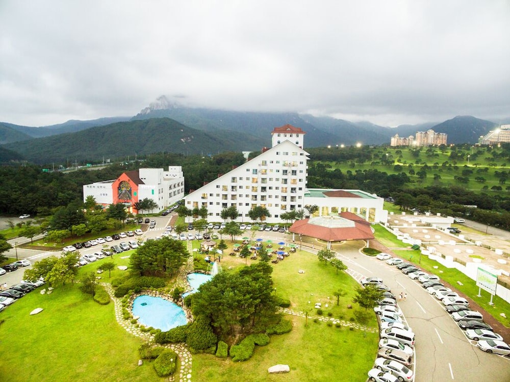 Ilsung Seorak Oncheo Condo and Resort 15/16