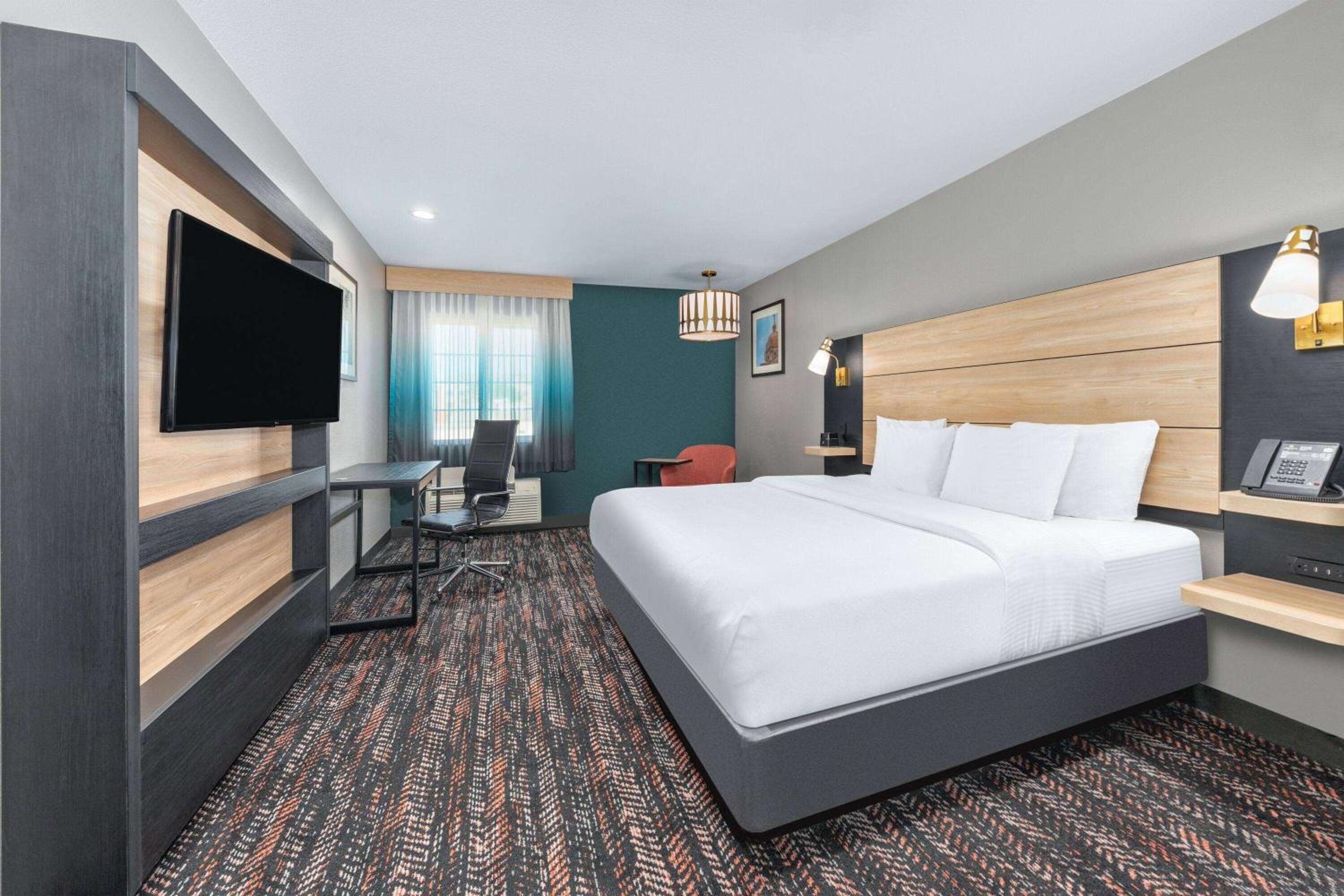 Deluxe, King Bed