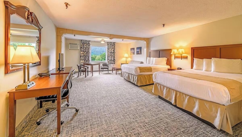 Town and Country Inn and Resort 12/50