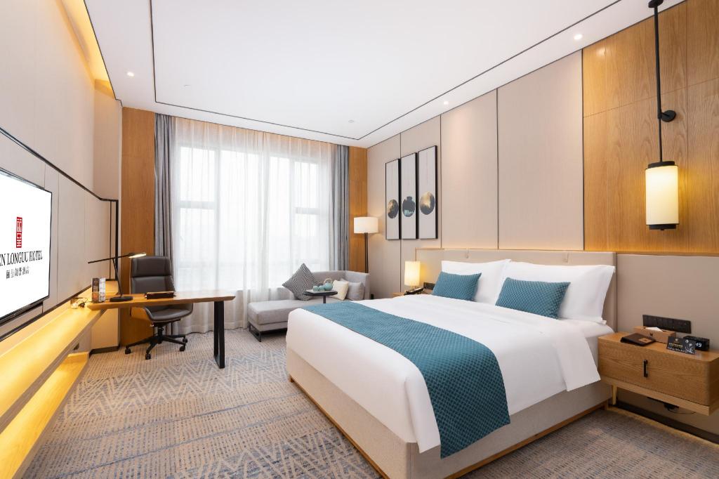 Rezen Longuu Hotel (Zhaoqing Qixingyan scenic spot store) 7/48