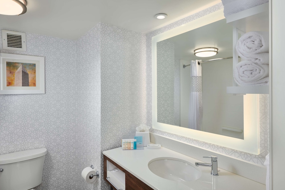 Hampton Inn Fairfax City 18/40