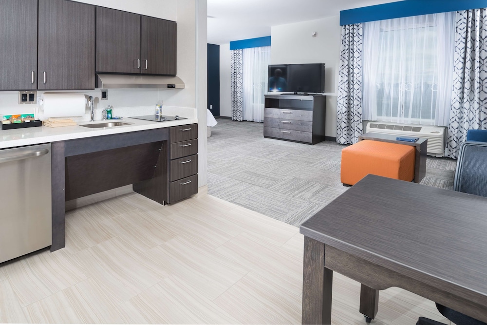 Lobby at HOMEWOOD SUITES BY HILTON TULSA CATOOSA, CATOOSA - OK