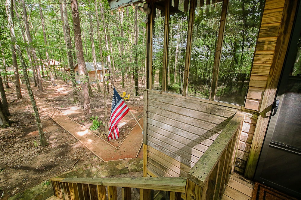 Cora s Cabins 30/50