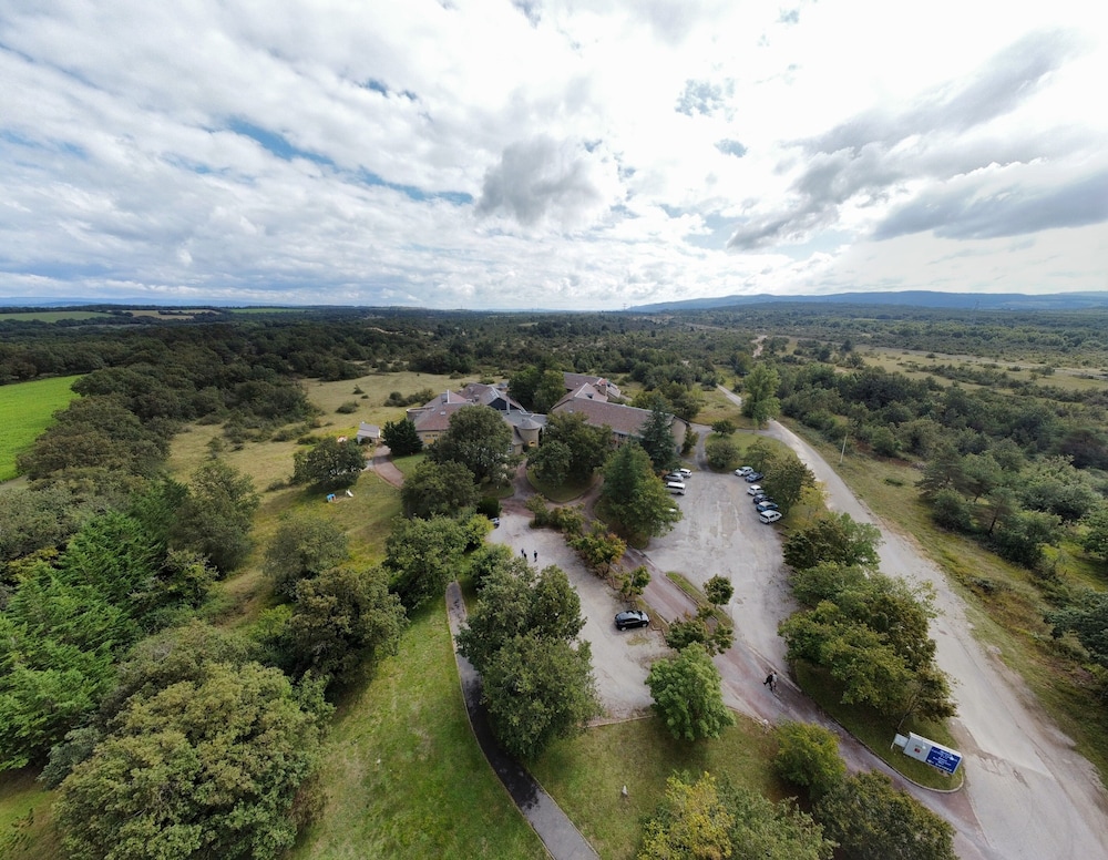 Hotel Causse Comtal 79/84