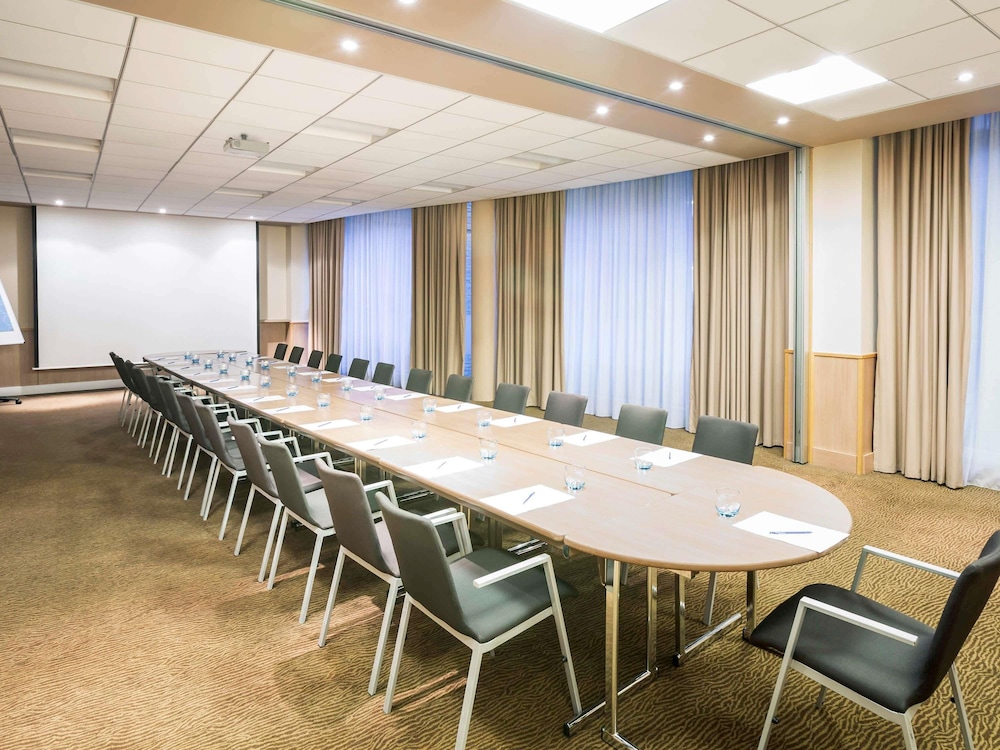 NOVOTEL READING CENTRE 73/80