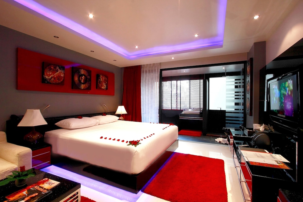 Absolute Bangla Suites 16/50