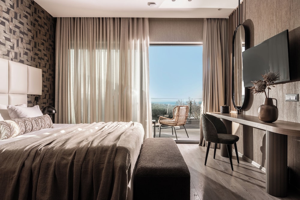 Executive, Suite, King Bed, Sunset View