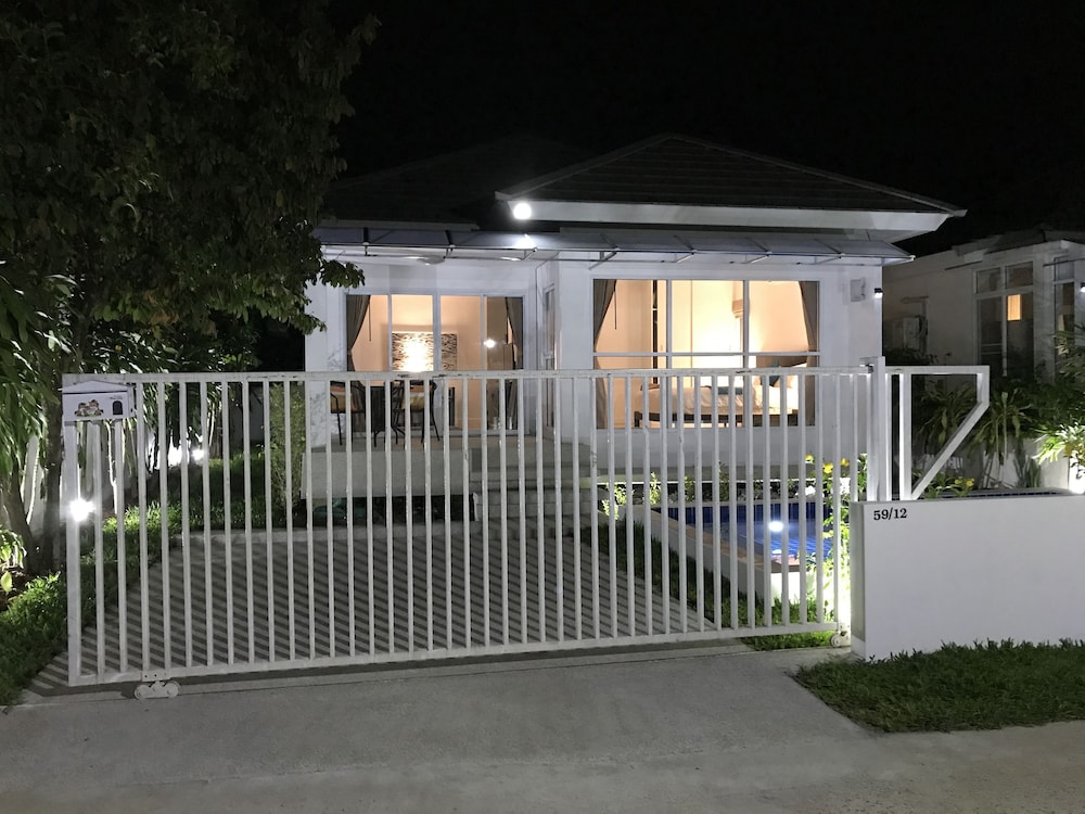 2 Bed Villa 15 Min Walk To Beach 1/36