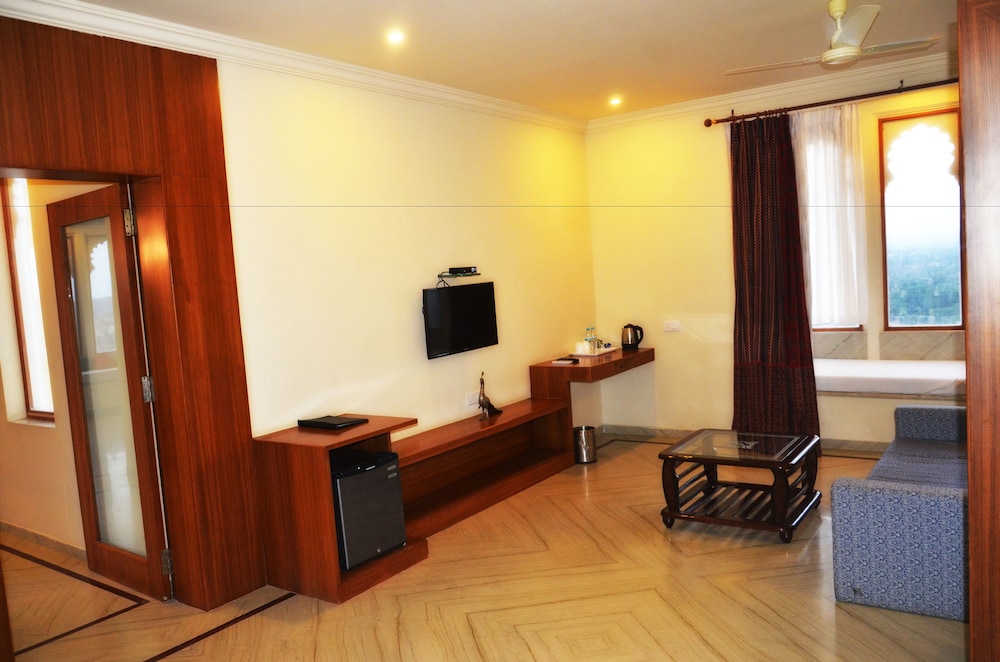 Justa Brij Bhoomi Nathdwara 14/39
