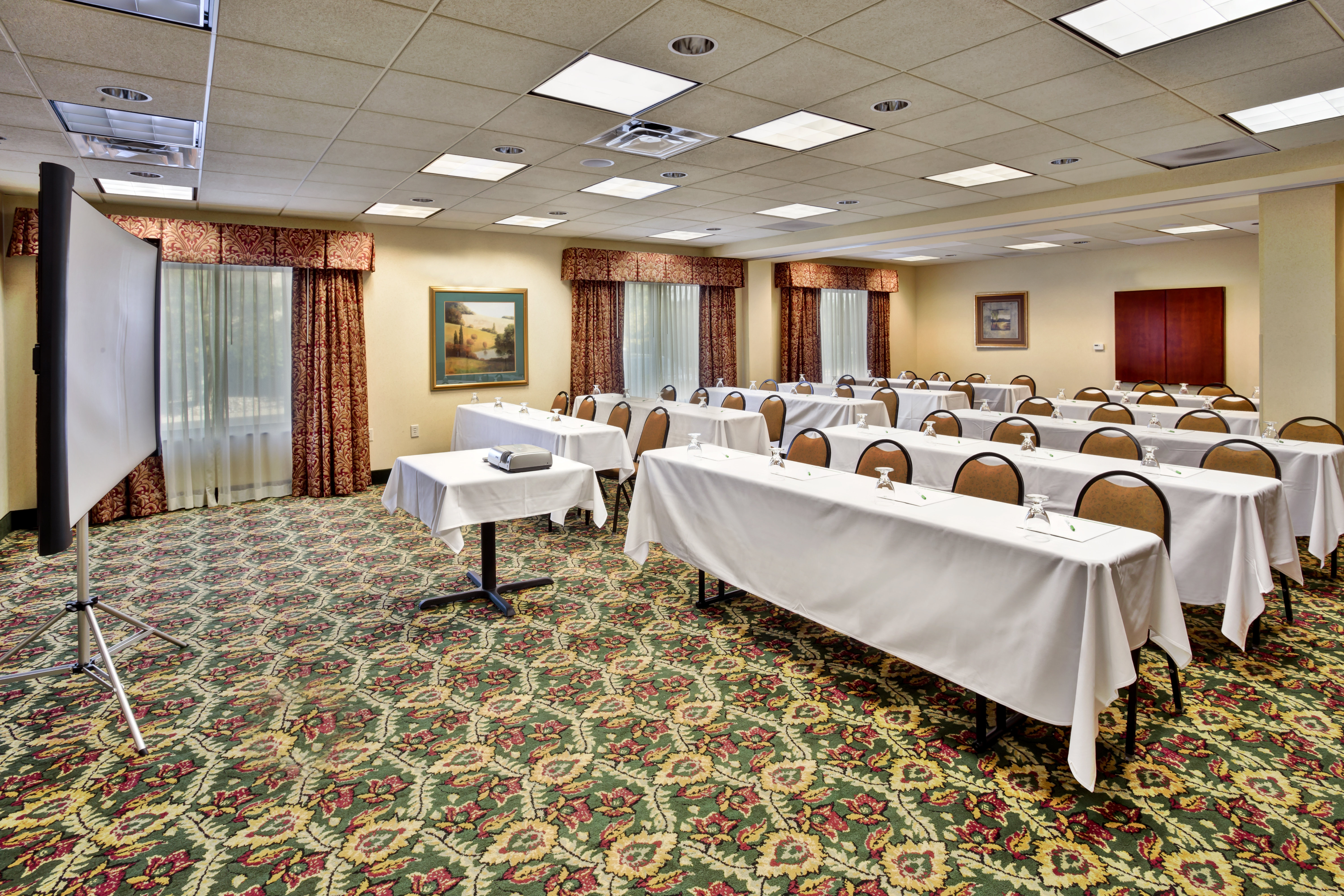 Holiday Inn Hotel Suites Ann Arbor Univ Michigan 67/73