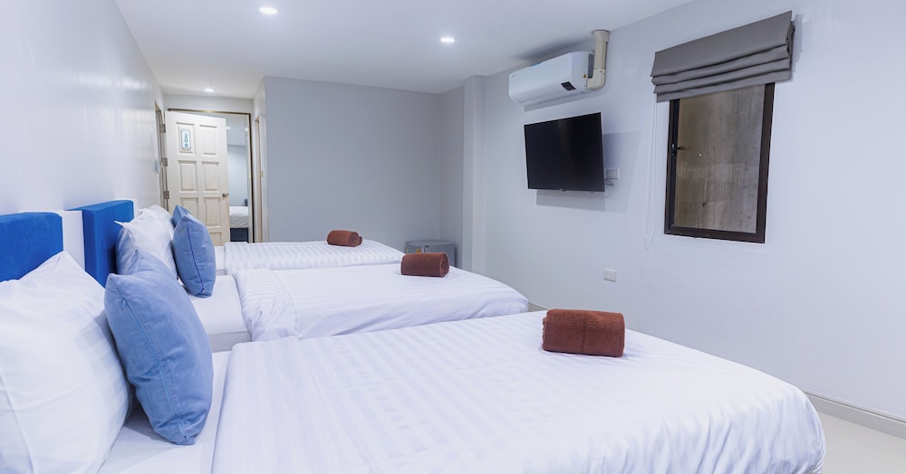 ROOM, TRIPLE