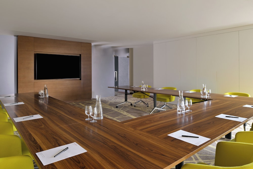 Movenpick Hotel and Hotel Apartments Ghala Muscat 42/50