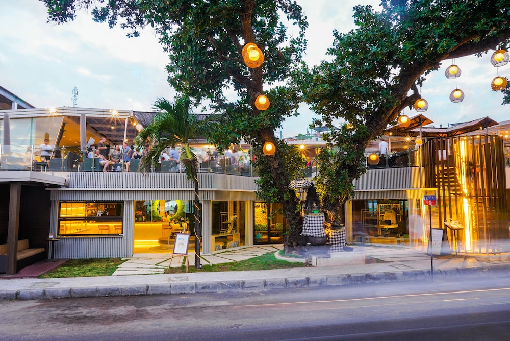 FuramaXclusive Ocean Beach Seminyak in Legian