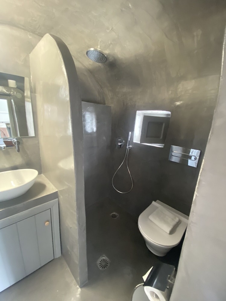 Aqua Serenity Santorini Luxury Suites 50/50