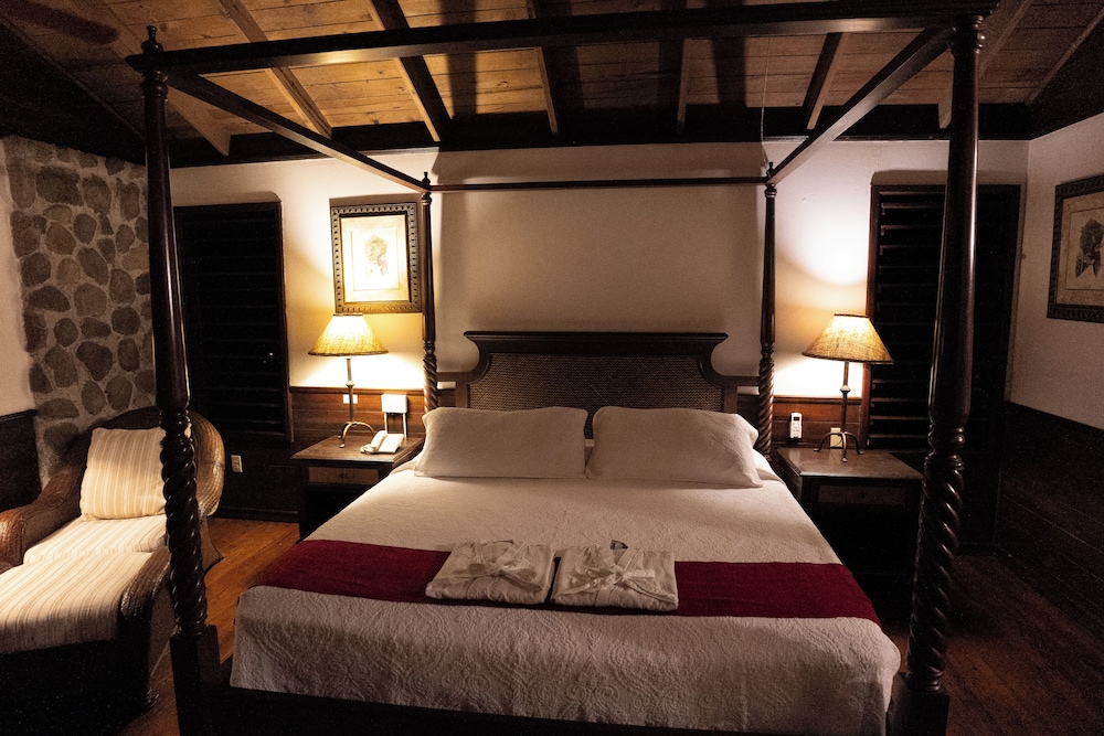THE LODGE AT PICO BONITO 21/76