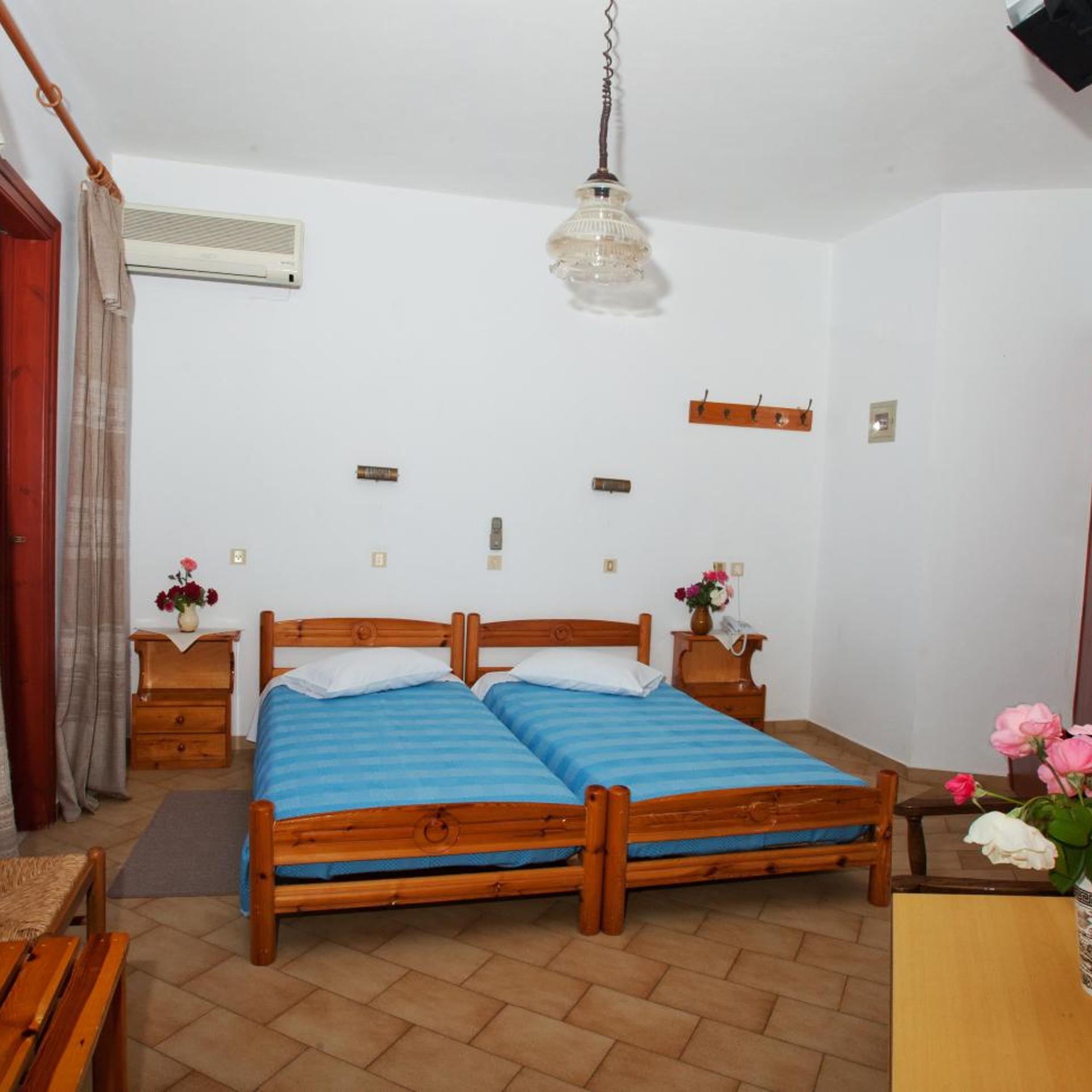 Casteli Hotel 12/49