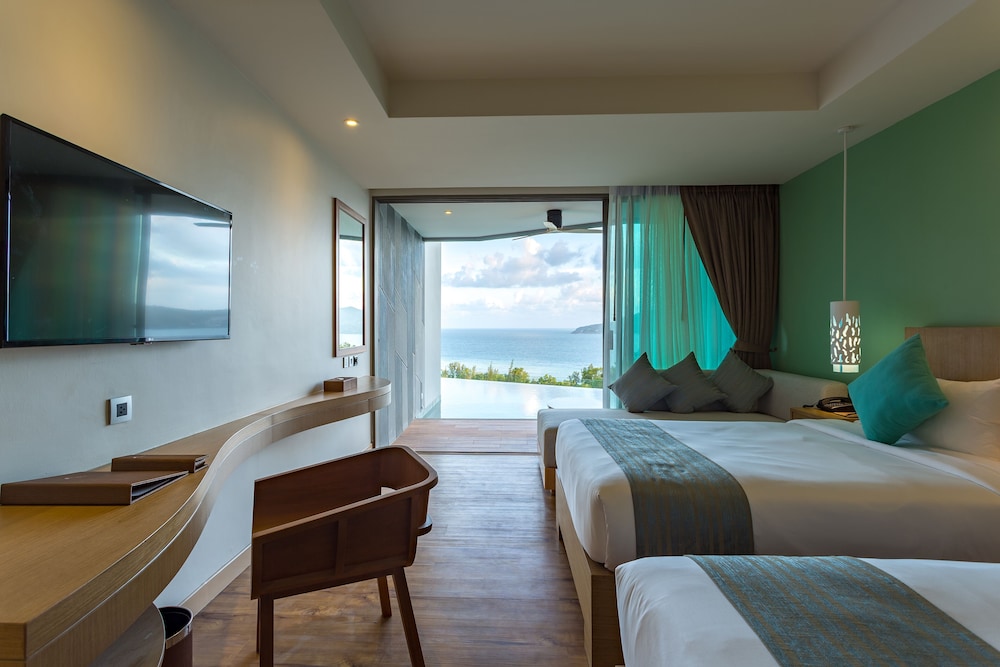 Crest Resort and Pool Villas 14/50