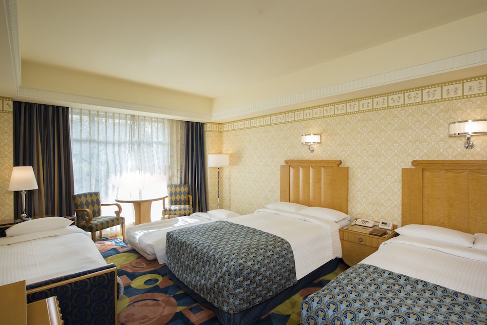 Disney Ambassador Hotel 12/50