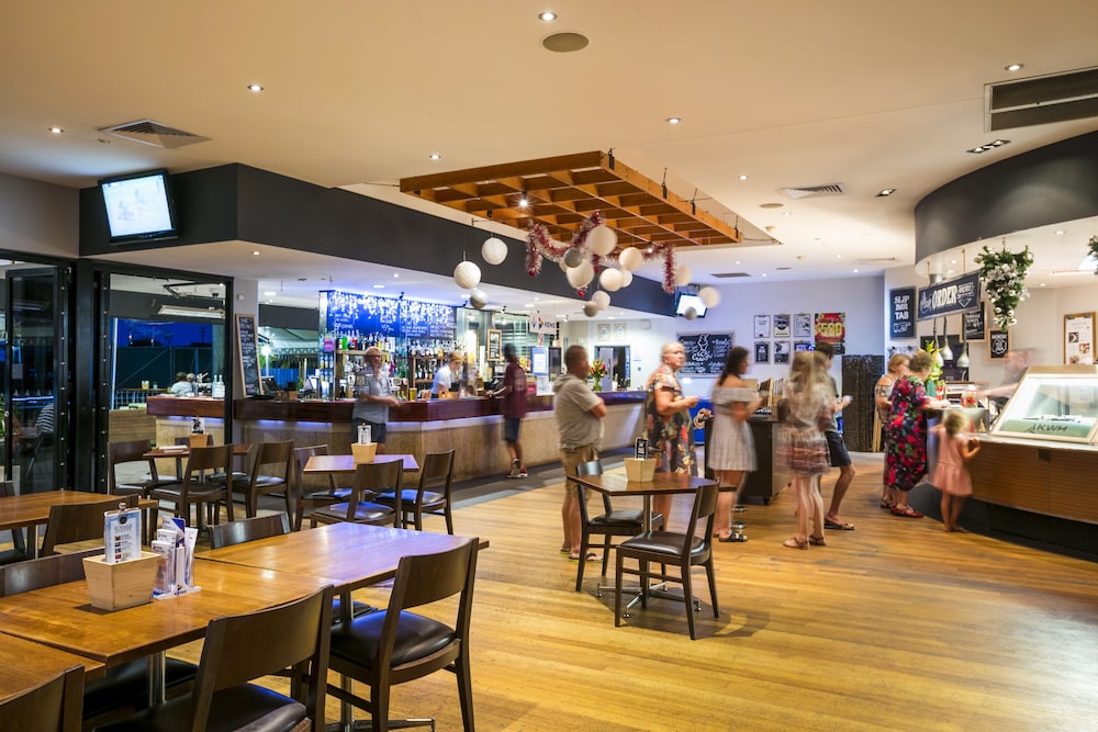 Nightcap At Kawana Waters Hotel 45/65