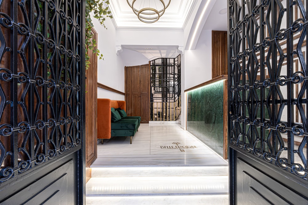 Belle Epoque Suites Athens 40/50
