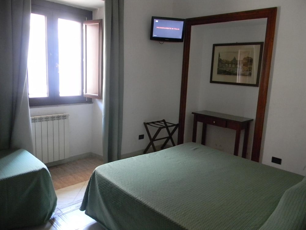 Hotel Primavera 32/64