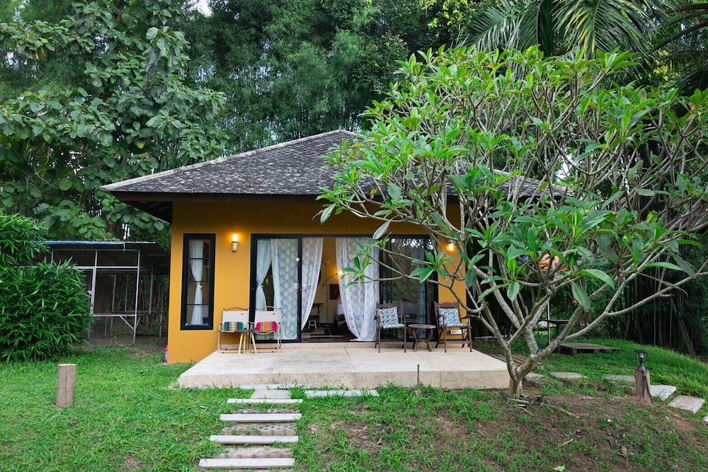 Palette Luxe Elephant Camp Maerim 34/46