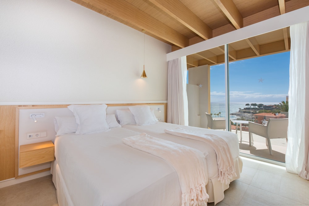 Duplex, Suite, Double Bed, Lateral Side Sea View