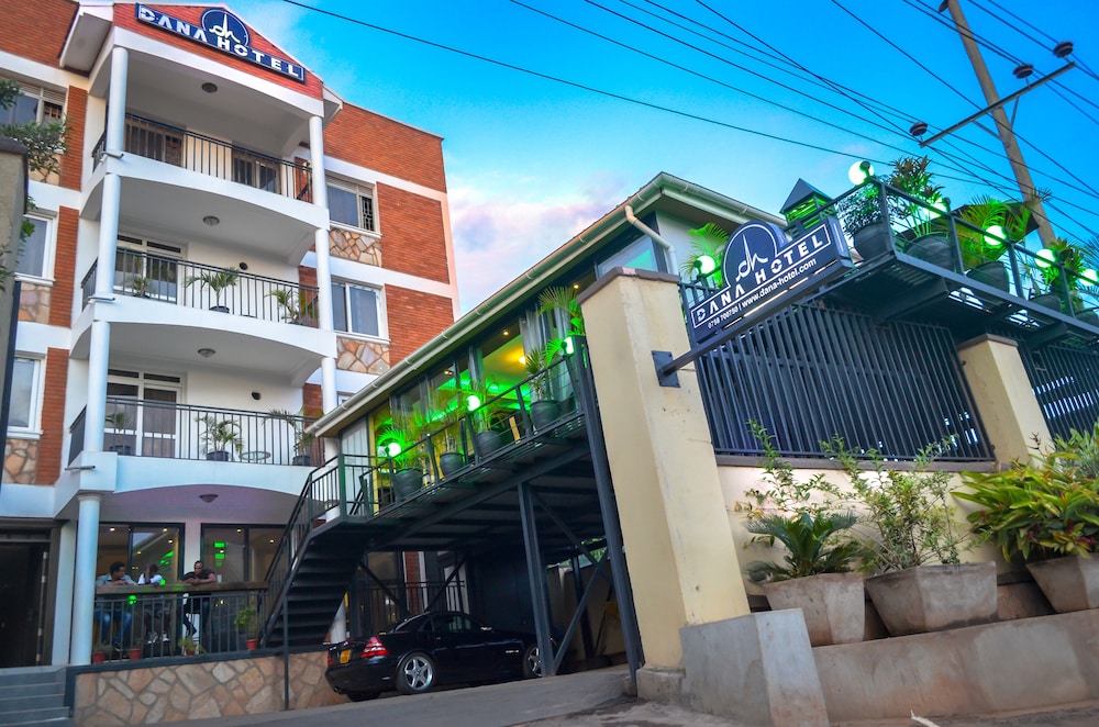 Dana Hotel 4/33