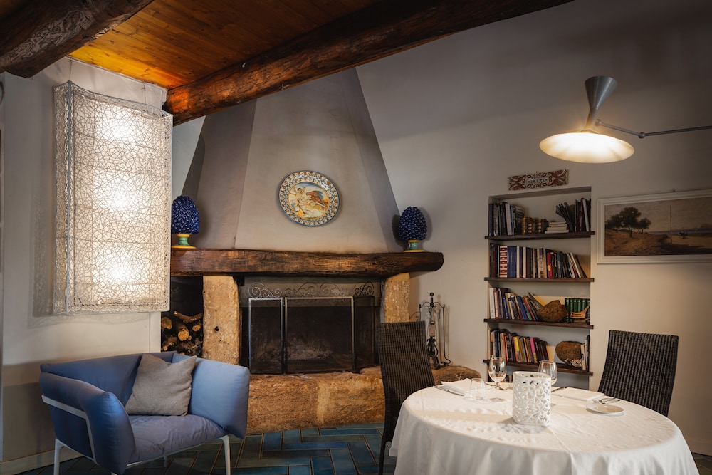 Magaggiari Hotel Resort 55/61
