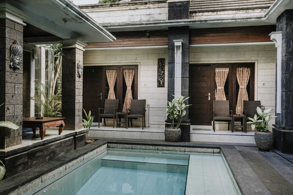 Denays House 33/50