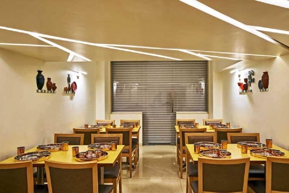Hotel Atharv 13/17