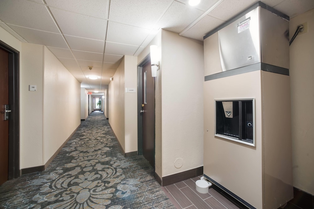 Ramada by Wyndham Effingham 22/41