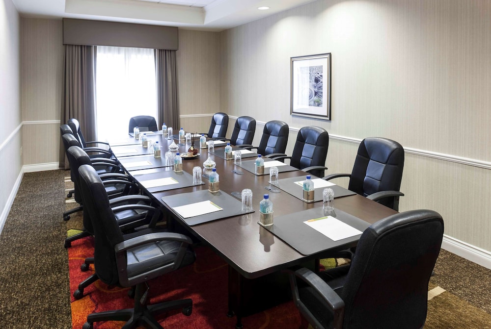 Hilton Garden Inn Dallas-Lewisville 53/79