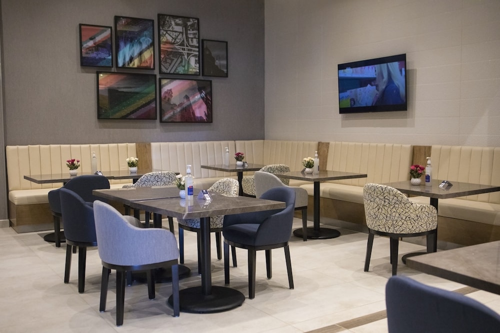 Hyatt Place Saltillo 25/33