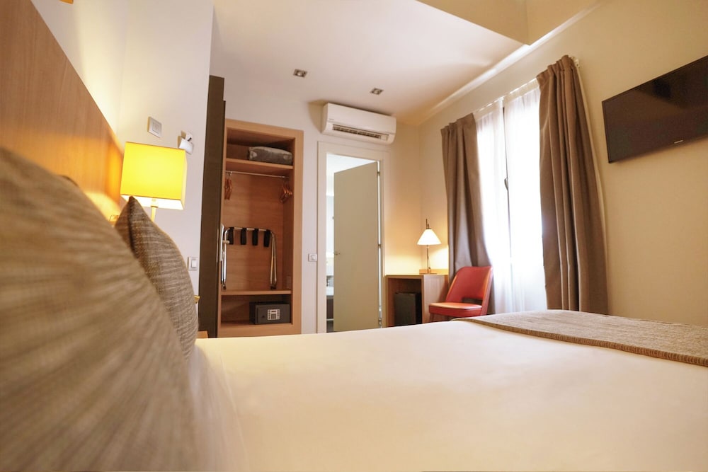 Room at Hotel Arc La Rambla, BARCELONA