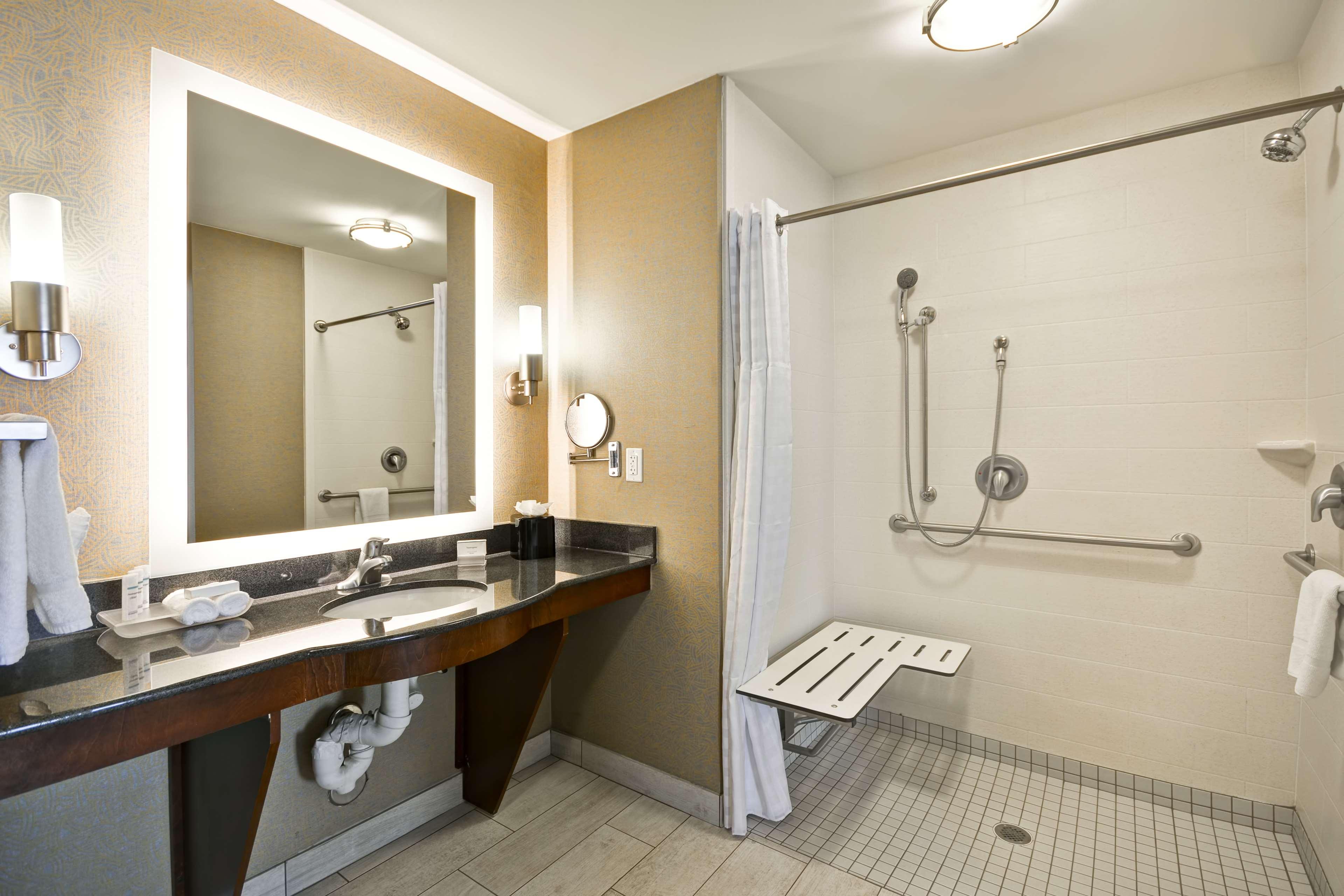 ROOM, 2 QUEEN BEDS, ACCESSIBLE