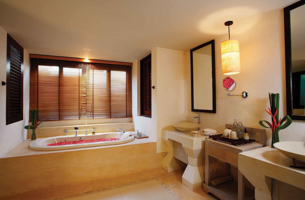 MELATI BEACH RESORT AND SPA 69/69