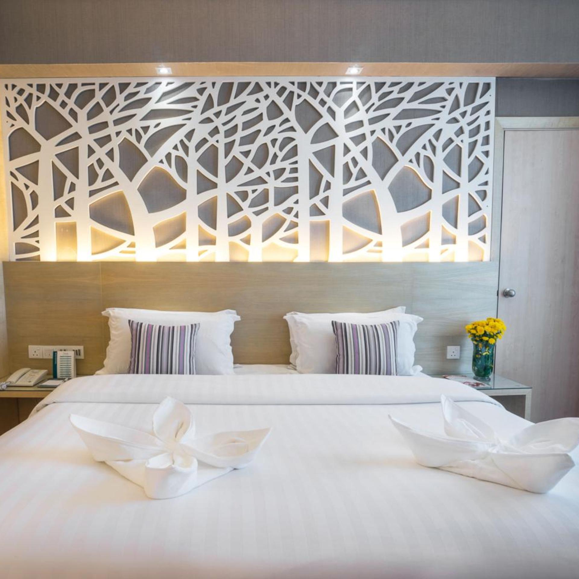 جناح جونيور، Crystal Crown Hotel Petaling Jaya 6/8
