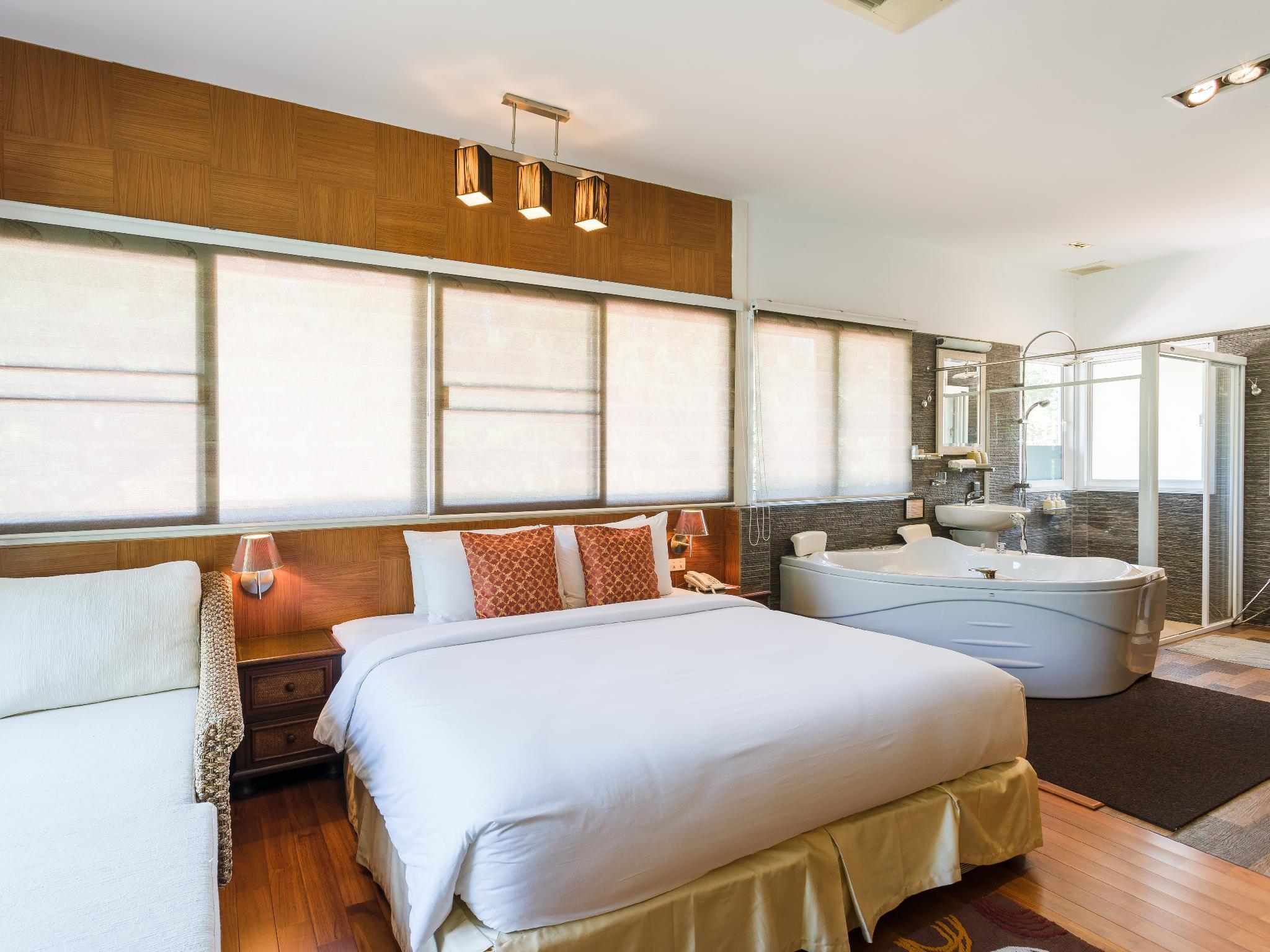 Sky, Double Bed