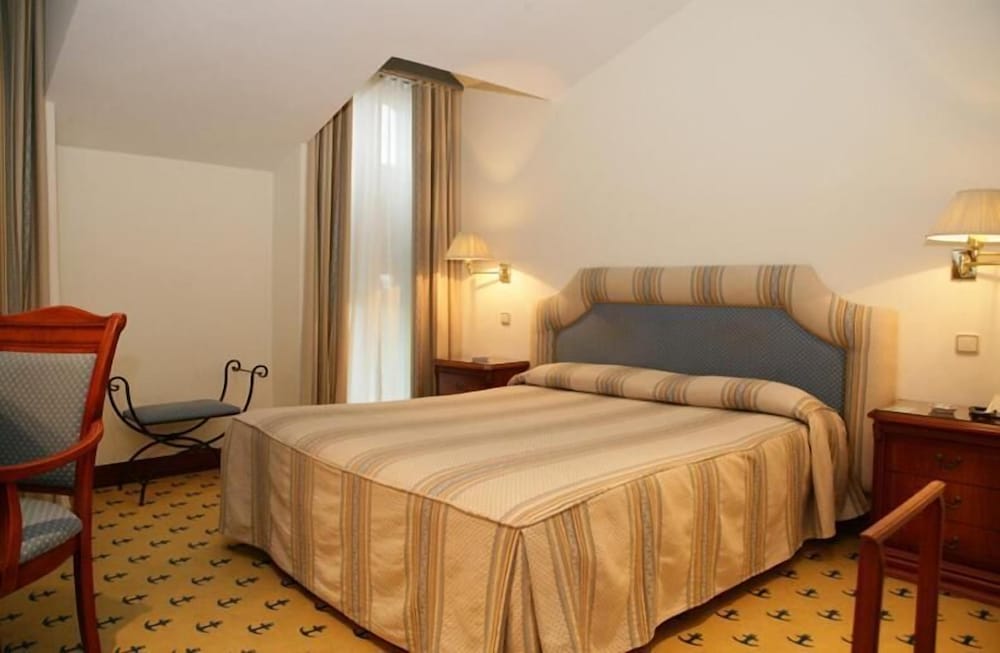 Hotel el Ancla 12/40