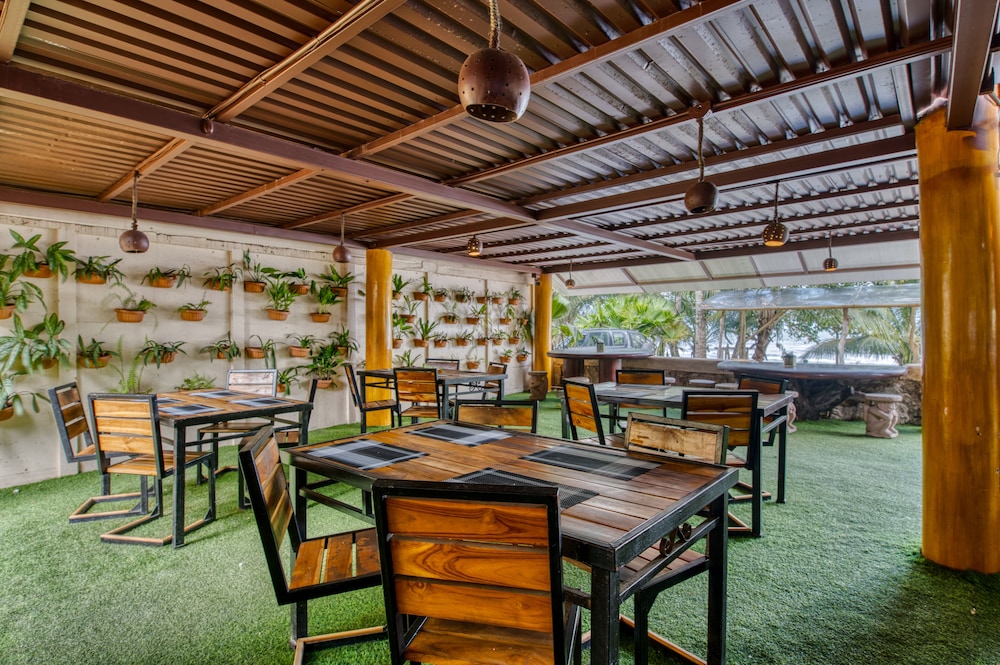 Atlantida Lodge 48/63