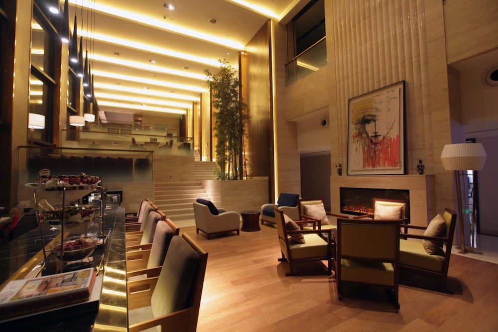 Wojo Hotel 35/50